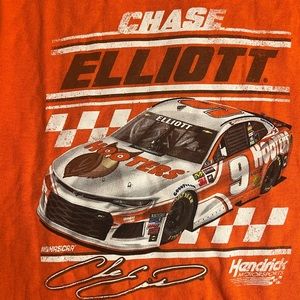 Nascar | Chase Elliott Hooters T Shirt | YXL | Orange